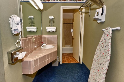 New Western Motel image 16